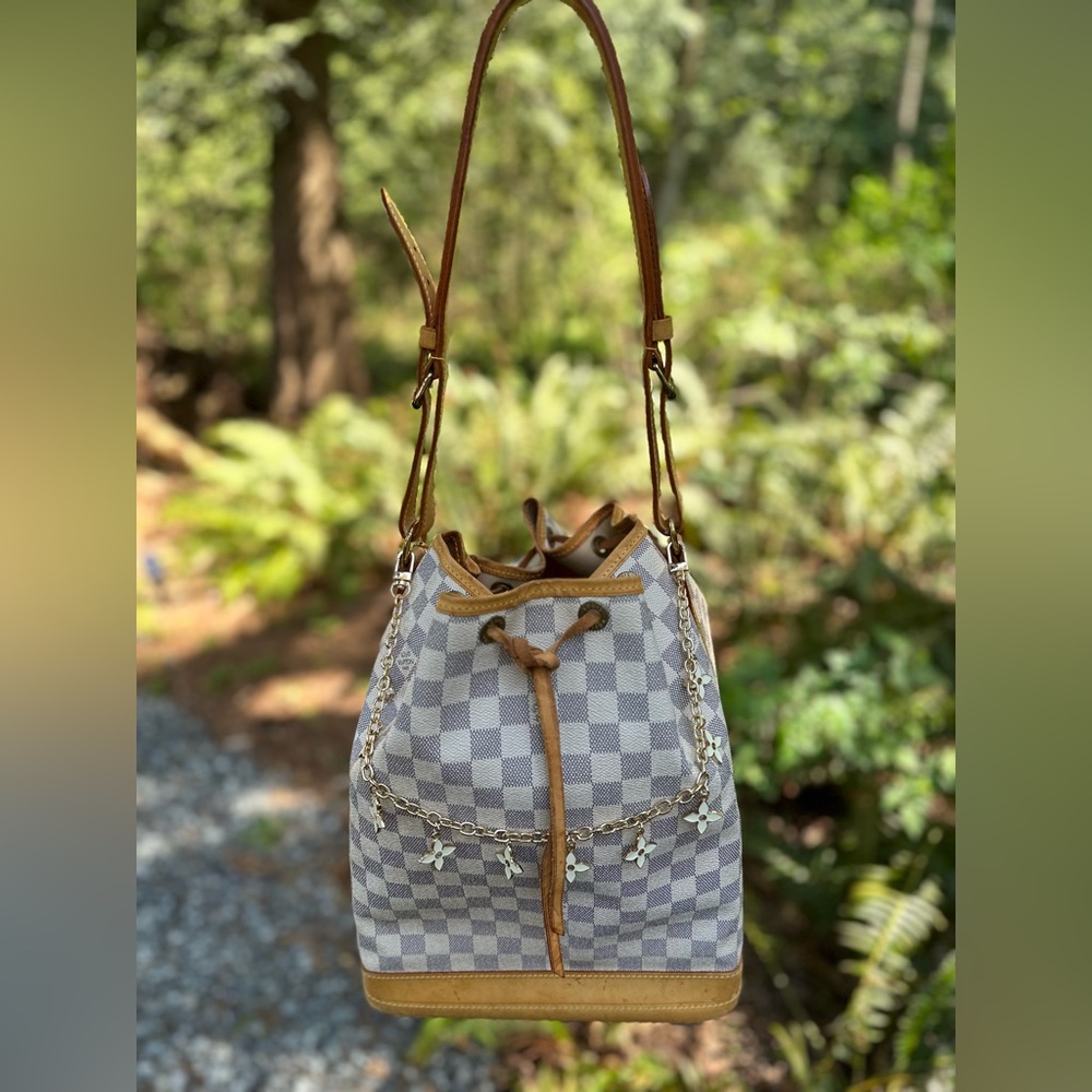 Louis Vuitton Damier Azur Noe handbag large